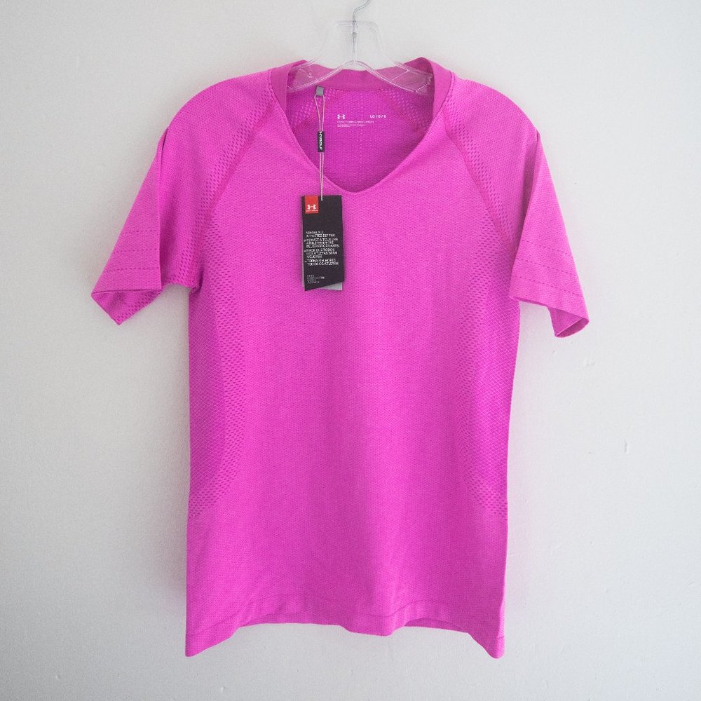 NWT Women's Collarless Golf shirt Under Armour Pink Size Large